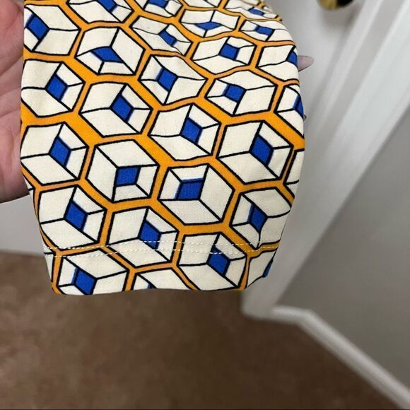 LuLaRoe Geometric Leggings OS never dried in dryer EUC - Picture 8 of 8